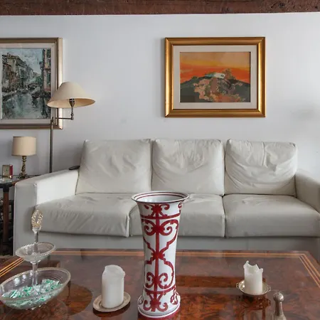 Corte Segreta Canal Wiew Venice